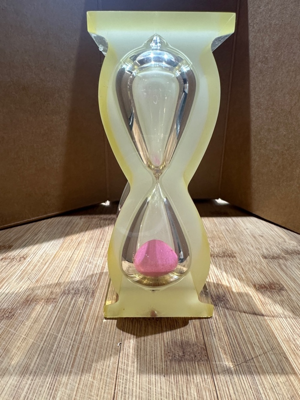 Vintage 1970s lucite acrylic hourglass / timer w/ pink sand
